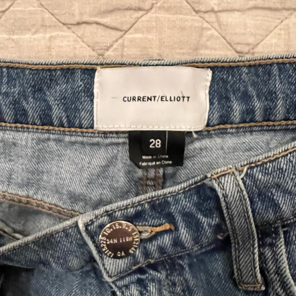 Current Elliot straight legged jeans